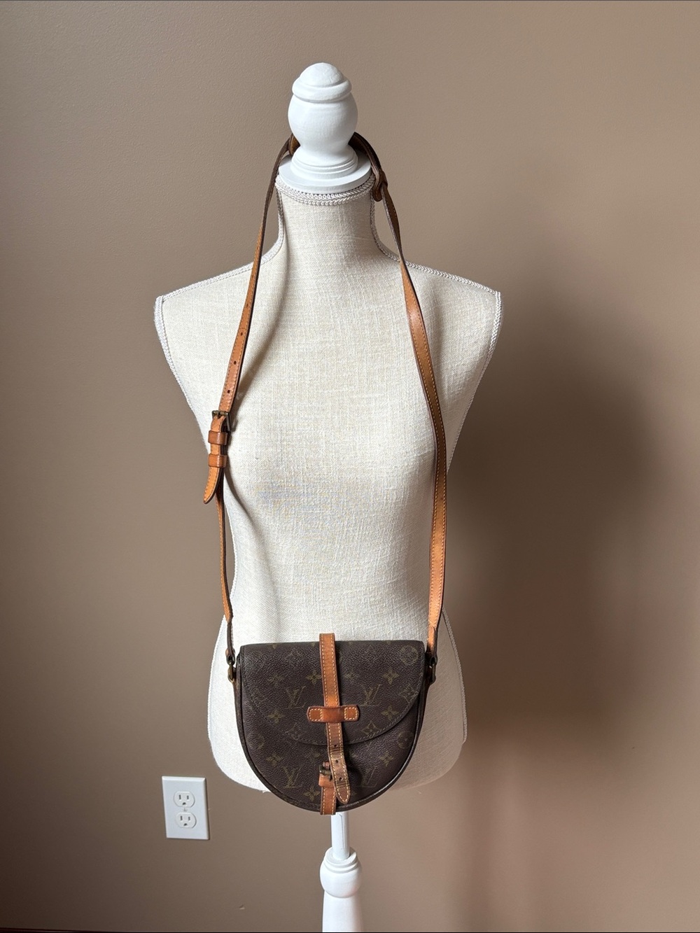 Louis Vuitton Chantilly